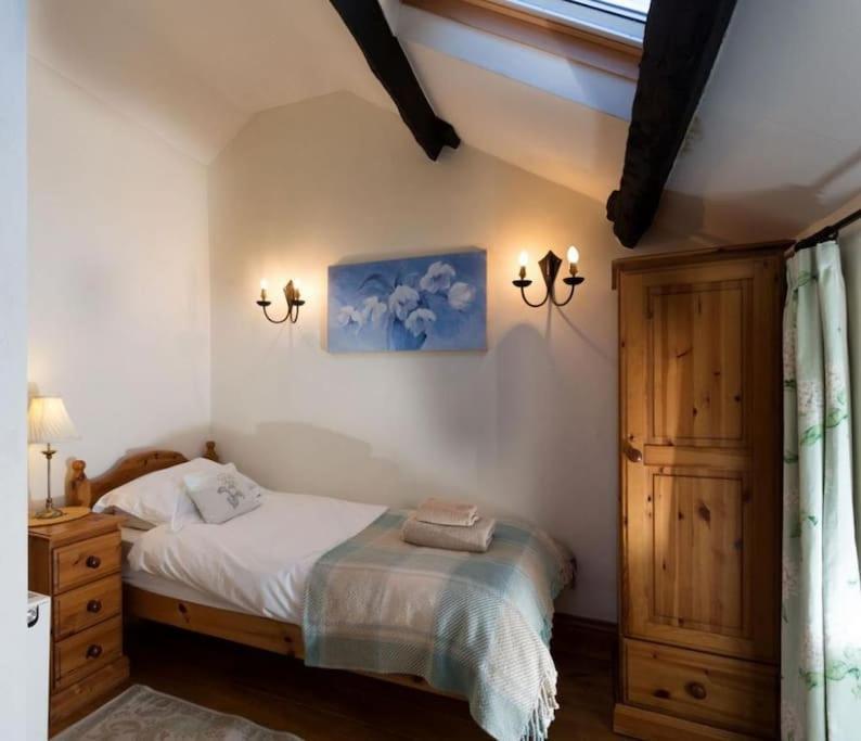 River Cottage Brecon: Hot Tub, Fire, Balcony, Wifi Exterior photo